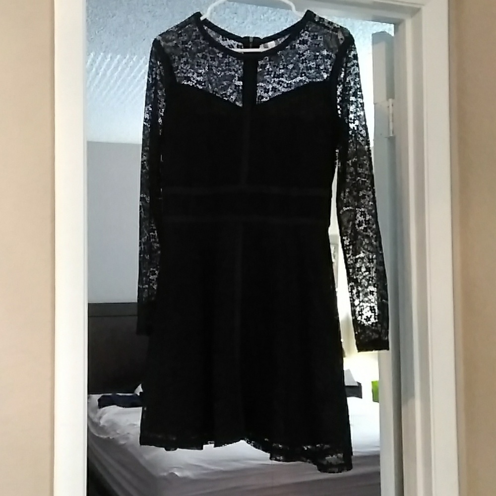 Black longe sleeve lace dress